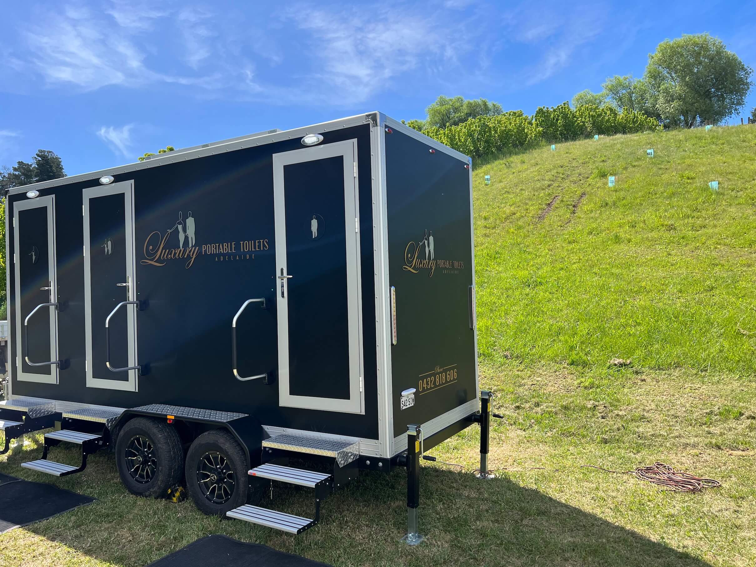 LUXURY TOILET HIRE - Luxury Portable Toilets Adelaide